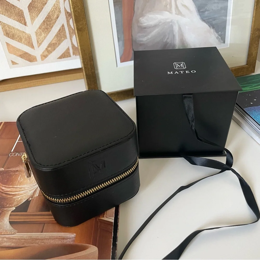 Mateo‎ Black Jewelry Leather Zip Case